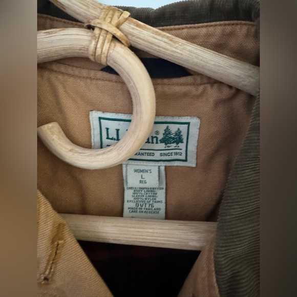 Vintage LL Bean Large Chore Barn Jacket Plaid Flannel Lined Womens - Picture 3 of 5